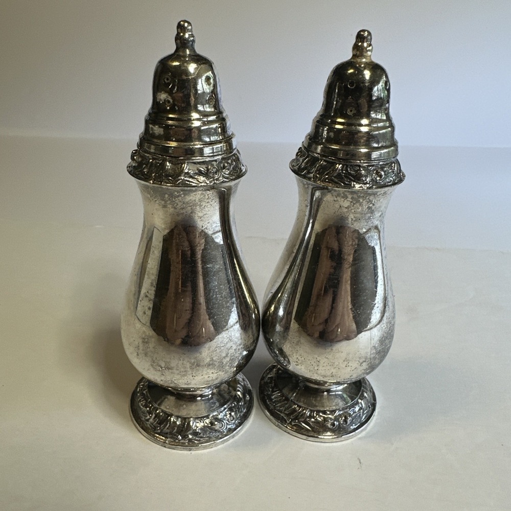 Vintage - Oneida Henley Tudor Silver Plated Salt & Pepper Shakers Set 4.75" Tall